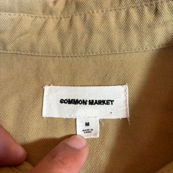 Common Market The Davy Shirt Button Down Shirt M Medium Tan Casual Cotton - Picture 3 of 9